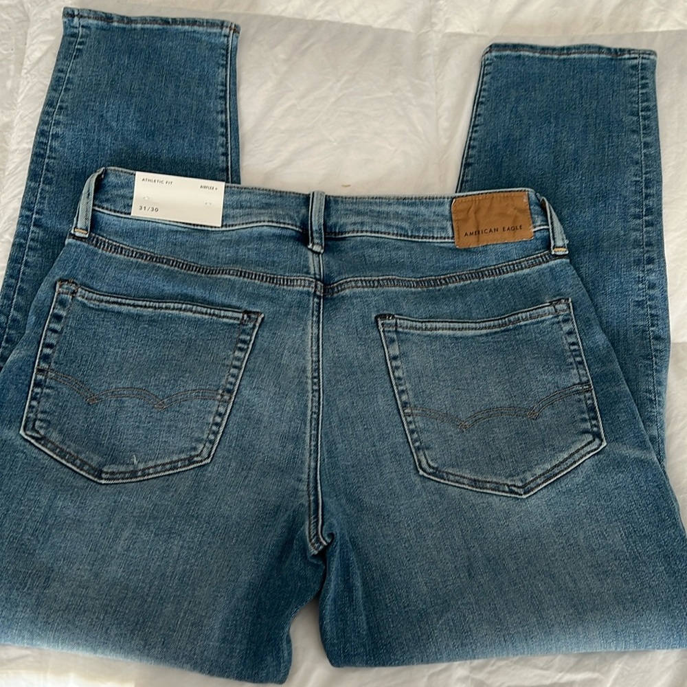 NWT American Eagle Athletic Fit Jeans 31/30